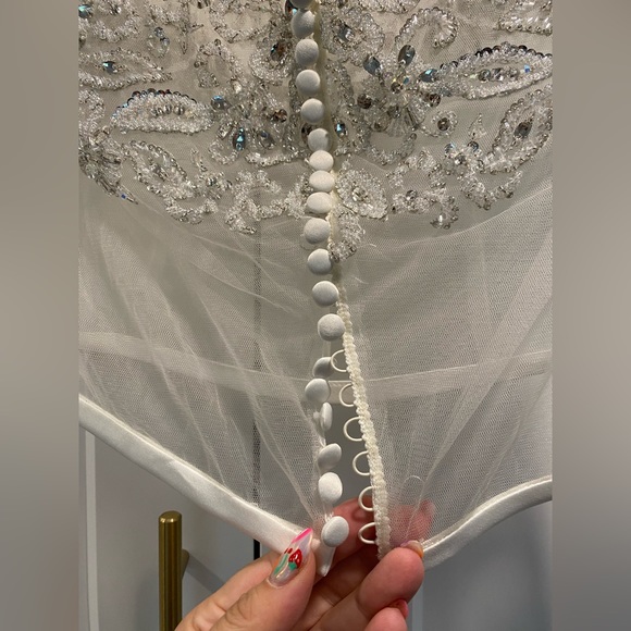 Removable Gemstone Beaded Illusion Neckline - Picture 6 of 6